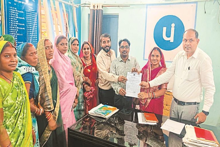 बड़ी गड़बड़ी आई सामने, पूर्व सरपंच ने बिना काम कराए कर लिए 10 लाख का आहरण