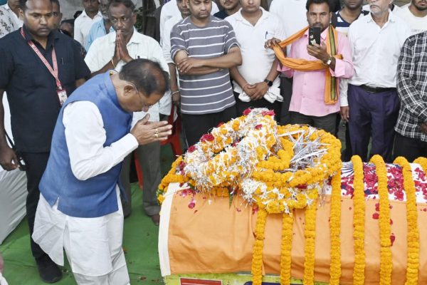 शहीद ASP आकाश राव को नम आंखो से दी अंतिम विदाई, मुख्यमंत्री और गृहमंत्री ने दिया अर्थी को कंधा