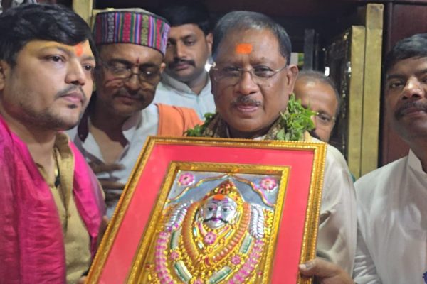 काशी के कोतवाल' काल भैरव जी के दरबार में मुख्यमंत्री विष्णुदेव साय ने की पूजा-अर्चना