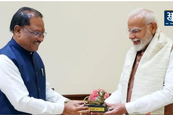 मुख्यमंत्री विष्णु देव साय प्रधानमंत्री नरेंद्र मोदी